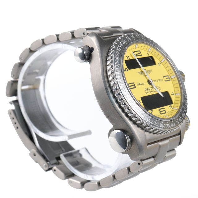 Breitling Emergency E56121.1 Image 2